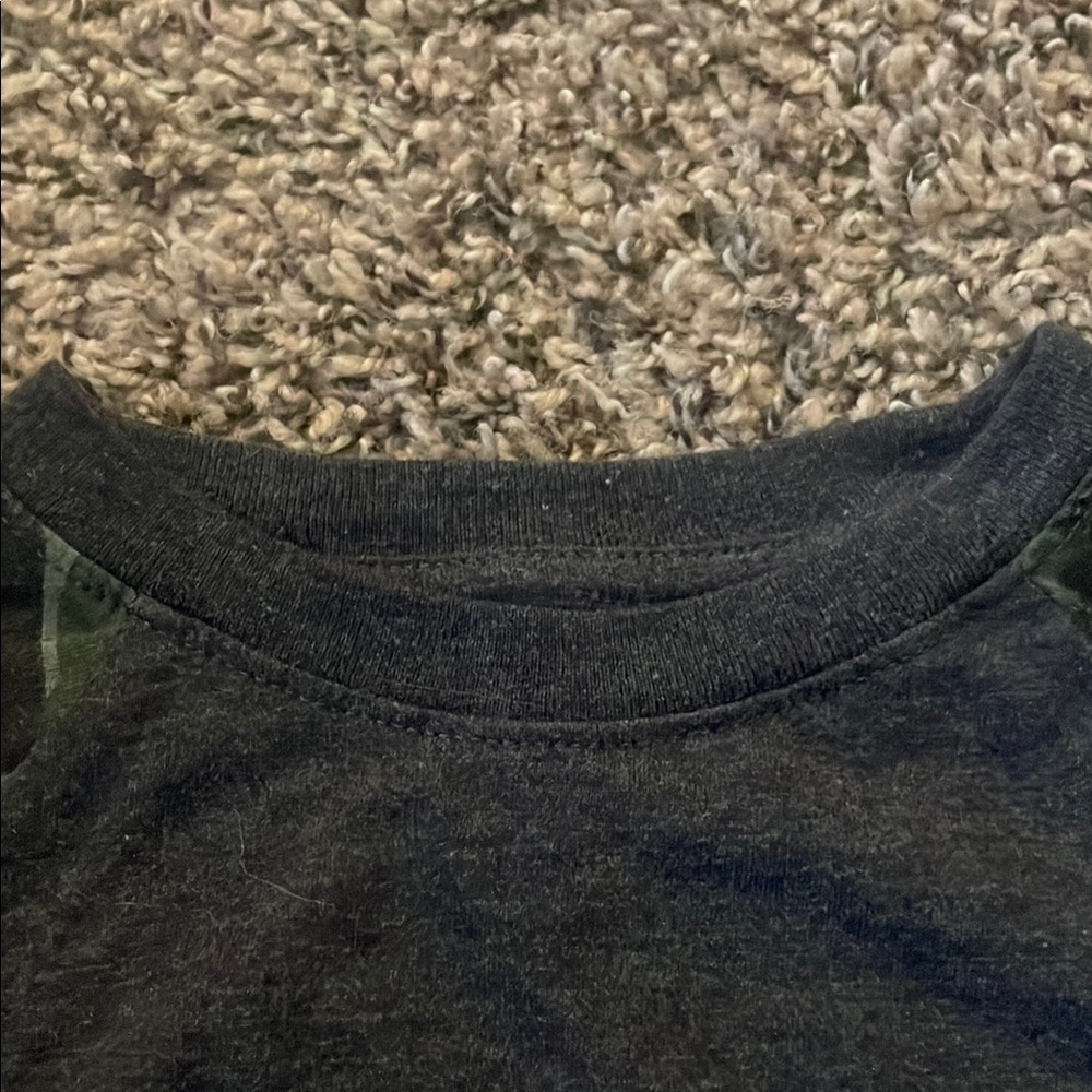 Cat & Jack Charcoal Shirt with Green Camo Sleeves - Picture 5 of 6